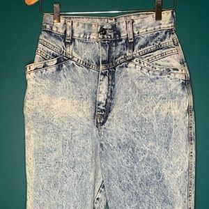 Vintage acid washed high waisted 80’s jeans long